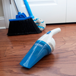 BLACK & DECKER® 7.2 Voltio Mano Inalámbrica de Lluvia/Seca Vac 